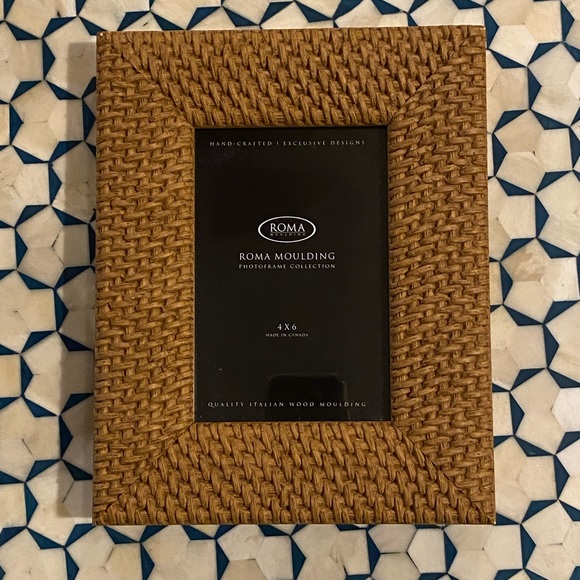 Two Roma Moulding Italian Wood Moulding Picture Frame 4x6 - Picture 2 of 5